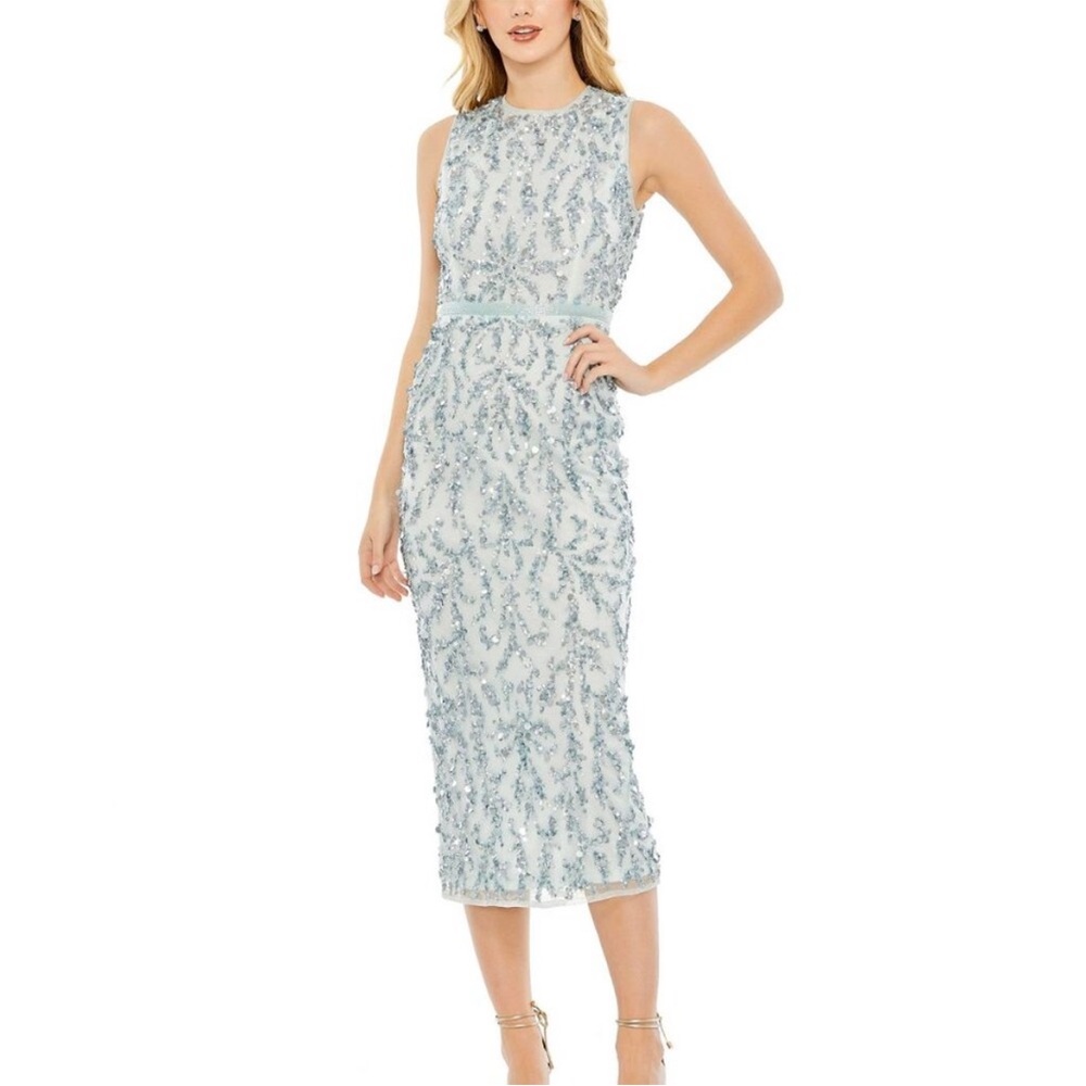 MAC DUGGAL Dress Size 6 Evening Gown Sequin Light Powder Blue Sleeveless Midi